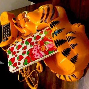 Retro 1980’s-1990’s Garfield Phones